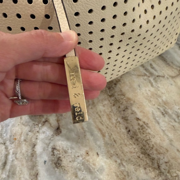 Remi and Reid departure tote GUC - Picture 5 of 6